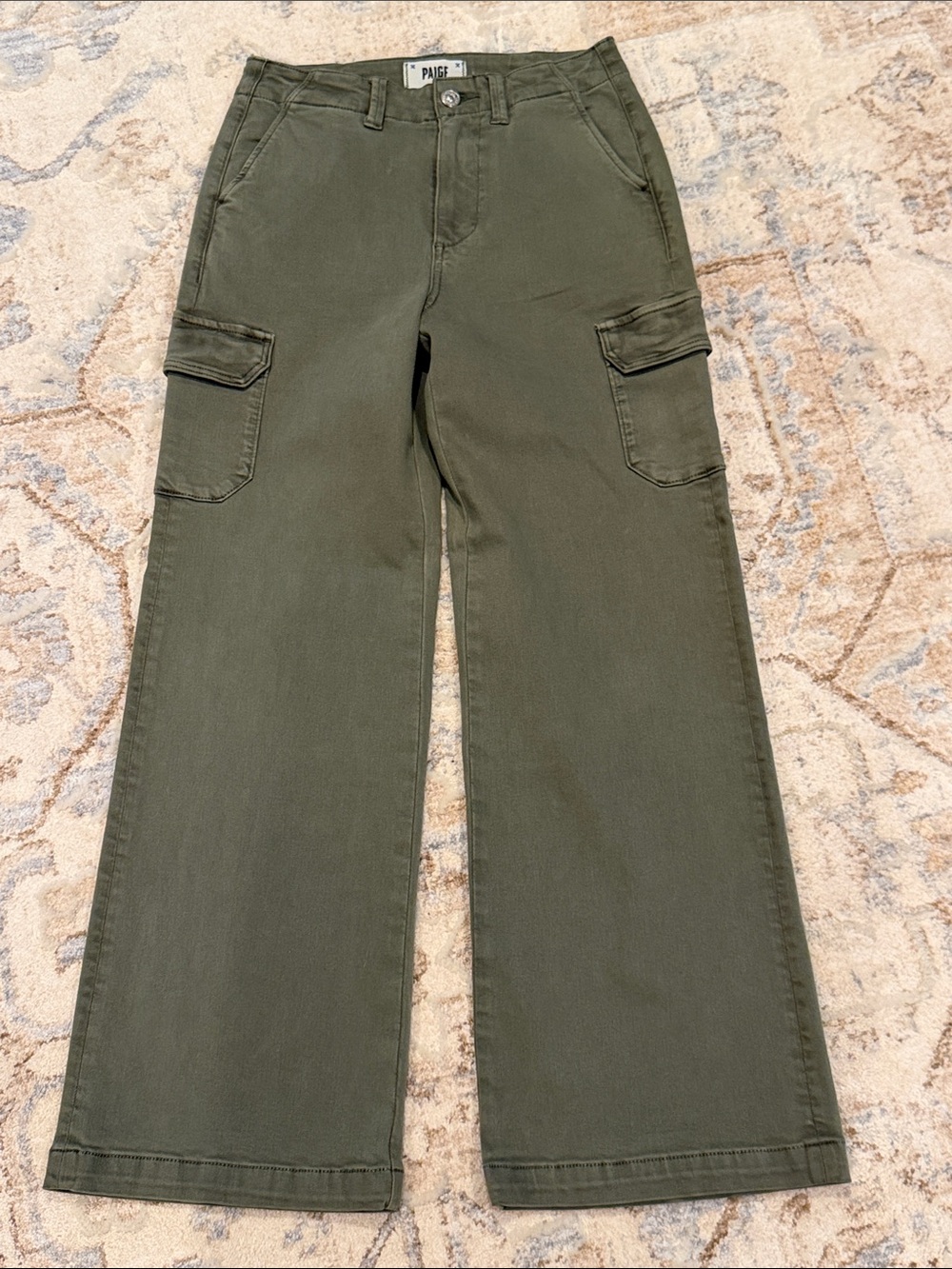 PAIGE Women’s Cargo Wide-Leg Pants size 24 EUC 27 inch inseam crop